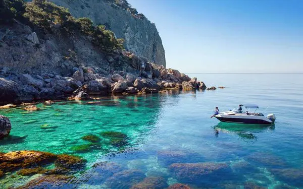 پوستر دیواری منظره دریا آبی و ساحل